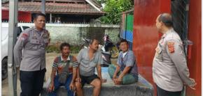 Patroli Dialogis Polsek Rengasdengklok Berikan Sosialisasi Kepada Masyarakat Bahaya TPPO