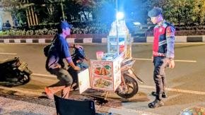 Patroli Kota Presisi Hadir di Taman Sangkareang, Polisi Sapa Warga dan Pelaku UMKM