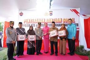 Kunjungi Polres Sumbawa, Kapolda NTB Tekankan Pelayanan Humanis dan Berbagi dengan Warga