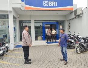 Polsek Telukjambe Timur Laksanakan Patroli Prekat, Jangkau Kamtibmas Unit Perbankan