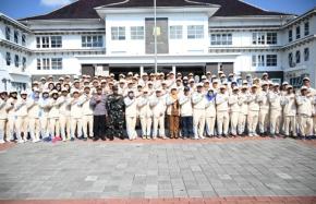 Bupati Kuningan H. Dian Rachmat Yanuar Lepas Kontingen Porsenitas dan Pornas, Bupati Dian : Pantang Menyerah, Kendati Ditengah Kerterbatasan