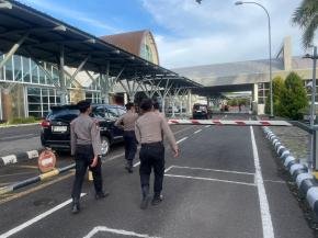 Polisi Patroli di Bandara Lombok, Antisipasi Gangguan Saat Arus Mudik Lebaran 2026