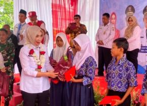 Asisten Perekonomian dan Pembangunan (Asda II) Kabupaten Bekasi Ani Gustini Hadiri Acara Sosialisasi Gemar Makan Ikan (Gemarikan) yang Dilaksanakan di Masjid Al-Kautsar Metland Cibitung Desa Cibuntu Kecamatan Cibitung