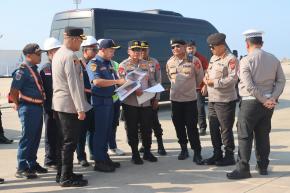 Pastikan Keamanan Nataru, Kapolda Jabar Lakukan Pengecekan Pengamanan di Pelabuhan Patimban Subang