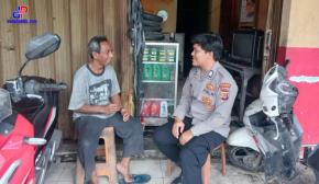 Patroli Dialogis Bhabinkamtibmas Polsek Lemahabang Sosialisasikan Pelarangan Knalpot Tidak Sesuai Spesifikasi Teknis Kepada Pemilik Bengkel