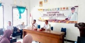 Menjaga Desa Tetap Aman, Warga Bayur Kidul Cilamaya Kulon Perkuat Kebersamaan Lewat Rapat Minggon 