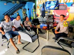 Sambang Bhabinkamtibmas Polsek Rengasdengklok, Ajak Warganya Ciptakan Kamtibmas Yang Kondusif