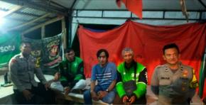 Patroli Dialogis Malam Hari Polsek Rengasdengklok, Sekaligus Ngawangkong Bersama Warga