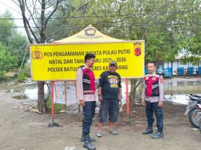 Bripka Ahmad Sanjaya Anggota Polsek Batujaya dan Muspika Batujaya Ciptakan Keamanan Objek Wisata Pantai Pulau Putri Cikeong Batujaya