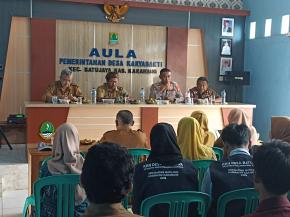 Kapolsek Batujaya Mengikuti Rapat Minggon tingkat Kecamatan Batujaya di Aula Desa Karyabakti Kecamatan Batujaya
