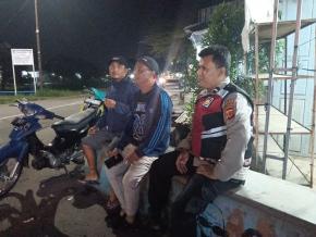 Antisipasi Kenakalan Remaja, Bhabinkamtibmas Polsek Telagasari Beri Warga Himbauan