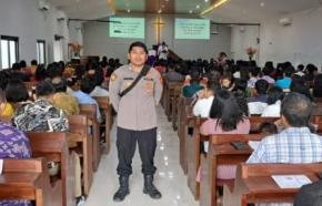 Polsek Klari Lakukan Pengamanan Kebaktian di Gereja Sultan Mazmur