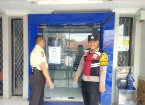 Kunjungi Bank BRI Gempol Patroli Prekat Polsek Banyusari di Siang Hari