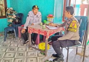Bhabinkamtibmas Desa Walahar Ingatkan Warga Untuk Jauhi Permainan Judi Online