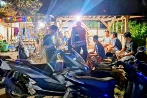 Sapa Warga di Poskamling Jadi Ajang Komunikasi Sinergi Bhabinkamtibmas Polsek Tegalwaru