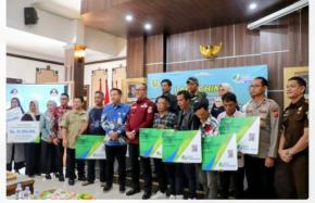 Wali Kota Ayep Zaki: Manfaatkan DBHCHT, Pemkot Sukabumi Memberikan Jaminan Sosial Ketenagakerjaan Bagi 3.382 Orang Pekerja Rentan

