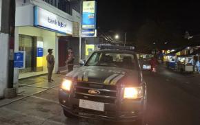 Personil Polsek Tegalwaru Sasar Perbankan di Loji dan Pastikan Aman dan Edukasi Warga Waspada