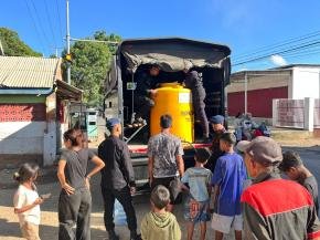 Sambut Hari Bhayangkara ke-80, Sat Brimob Polda NTB Salurkan Air Bersih untuk Warga Terdampak Kekeringan di Bima