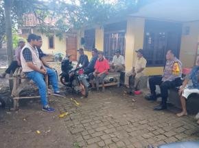 Bhabinkamtibmas Polsek Telagasari Laksanakan Sambang dan Penyuluhan Kenakalan Remaja di Desa Binaan