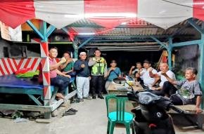 Personel Polsek Telukjambe Laksanakan Sambang Humanis, Ngawangkong Bersama Warga Gempol Tengah