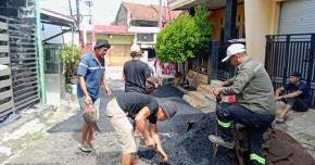 Aksi Nyata Tanpa Pamrih, Warga Cijalu Cikampek Timur Nikmati Jalan Hotmix