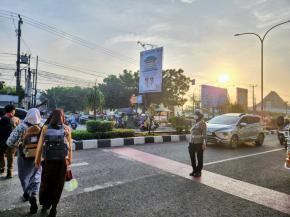 Satlantas Polres Karawang Terus Berupaya Jaga Kamseltibcarlantas di Jalan Raya melalui Gatur Lalin