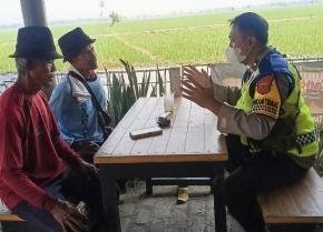 Upaya Anggota Prekat Polsek Banyusari Gencar Sosialisasikan Bahaya TPPO