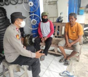 Anggota Polsek Pakisjaya Berikan Himbauan Kamtibmas Kepada Tokoh Masyarakat Desa Telukbuyung