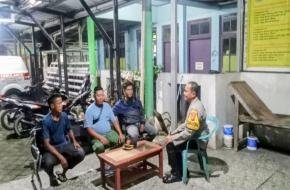 Tingkatkan Keakraban, Bhabinkamtibmas Desa Sirnabaya Ngawangkong Bareng Warga Dusun Babakan