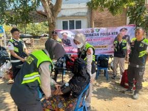 Biddokkes Polda NTB Gelar Bakti Kesehatan Gratis untuk Warga Terdampak Kebakaran Desa Adat Sade