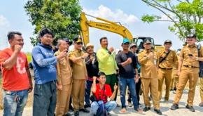Pastikan Pengairan Petani Tetap Terjaga, Plt Bupati Bekasi Tinjau Normalisasi SS Kalen Kendal