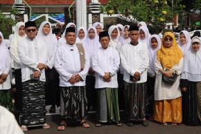 KAPOLRES SUBANG HADIRI PERINGATAN HARI SANTRI NASIONAL 2025 TINGKAT KABUPATEN SUBANG