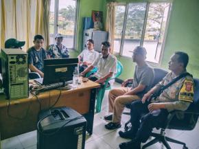 Personil Polsek Rengasdengklok, Sosialisasikan Pencegahan Tindak Pidana Perdagangan Orang (TPPO)