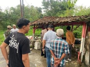 Wanita Tanpa Identitas Ditemukan Meninggal Dunia di Pos Ronda Karawang Kulon