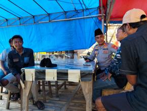 Kapolsek Batujaya Gelar Kegiatan Jumat Curhat bersama Masyarakat Desa Batujaya