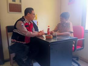 Personil Polsek Tegalwaru Giat Patroli Siang dan Sambang Warga di Kantor Desa Cintawargi