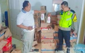 Polsek Pakisjaya Berhasil Melakukan Penggrebekan TKP Pembuat Oli Palsu Berbagai Merek Di Wilkum Polsek Pakisjaya

