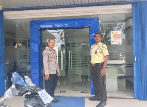 Anggota Polsek Tirtajaya Himbau Scurity Bank BRI Unit Pisangsambo terkait Kamtibmas