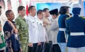 Dari Sawah Karawang untuk Indonesia, Bupati Aep Terima Satyalancana Wira Karya