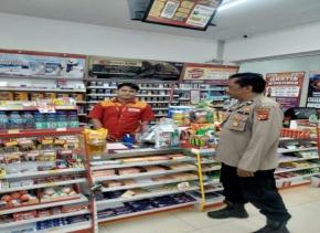 Giat Patroli Perekat Supermarket Alfamart Gempol Guna Antisipasi Kejahatan di Wilayah Hukum