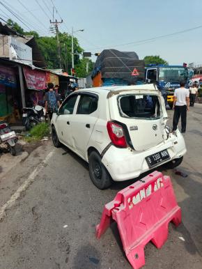 Kecelakaan Beruntun Libatkan 14 Kendaraan di Cikampek, 2 Tewas dan 5 Luka-Luka