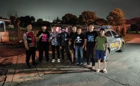 Personil Polsek Klari Patroli KRYD Malam Sapa Remaja Himbau Untuk Tidak Terlibat Aksi Tawuran