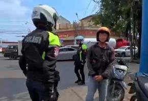 Polantas Menyapa, Tingkatkan Kepatuhan Berkendara melalui Teguran Disiplin Kepada Pelanggar Lalu Lintas