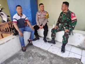 Sinergitas TNI-POLRI: Bhabinkamtibmas Polsek Telagasari Bersama Babinsa Koramil Telagasari Sebar Pesan Kamtibmas Kepada Masyarakat Binaan