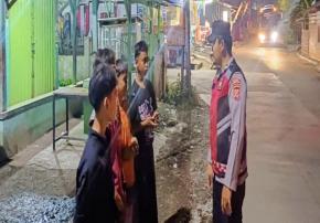 Personil Polsek Tegalwaru Patroli Malam Edukasi Pemuda di Desa Cintalaksana Jaga Kamtibmas