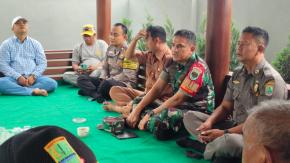 Bhabinkamtibmas Desa Jomin Barat Hadiri Peletakan Batu Pertama Koperasi Merah Putih