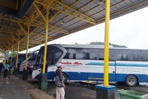 Arus Libur Natal 2025 & Tahun Baru 2026 Mulai Terasa di Terminal Jatijajar Kota Depok, Tarif Tiket Naik