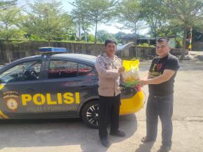 Polsek Purwasari Polres Karawang Hadirkan Beras Murah Guna Ringani Beban Pangan Masyarakat
