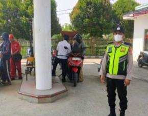 Serap Informasi Dan Berikan Himbauan Kamtibmas Bhabinkamtibmas Polsek Pakisjaya Saat Sambangi SPBU