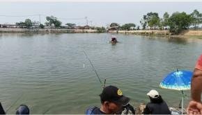 Menikmati Malam Minggu Sederhana, Pilih Memancing di Situ Darwin